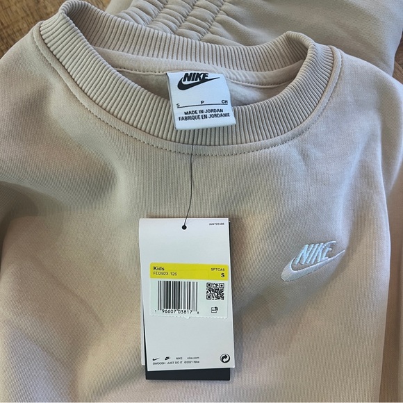 Nike Sportswear Club Fleece Big Kids' Oversized Sweatshirt/Joggers set - Picture 8 of 9
